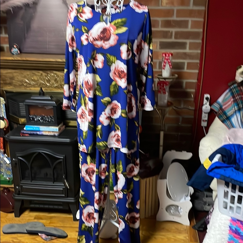IMAN Blue and Pink Floral Pants Outfit
